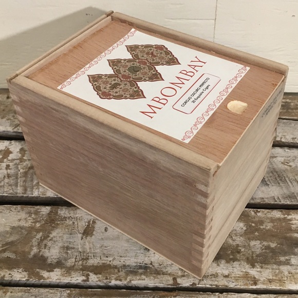 🧳3/$20🧳 MBOMBAY WOOD CIGAR BOX - Picture 3 of 6